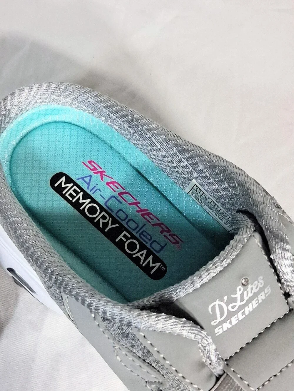 Women's Sporty Grey & White Skechers Size 11 D'Lites NWT Air Cooled Memory Foam
